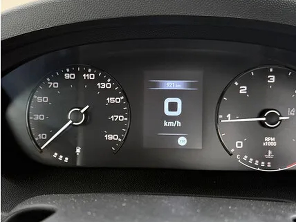 Fiat Ducato Heavy 180 autotransportér XXL – přístrojový štít