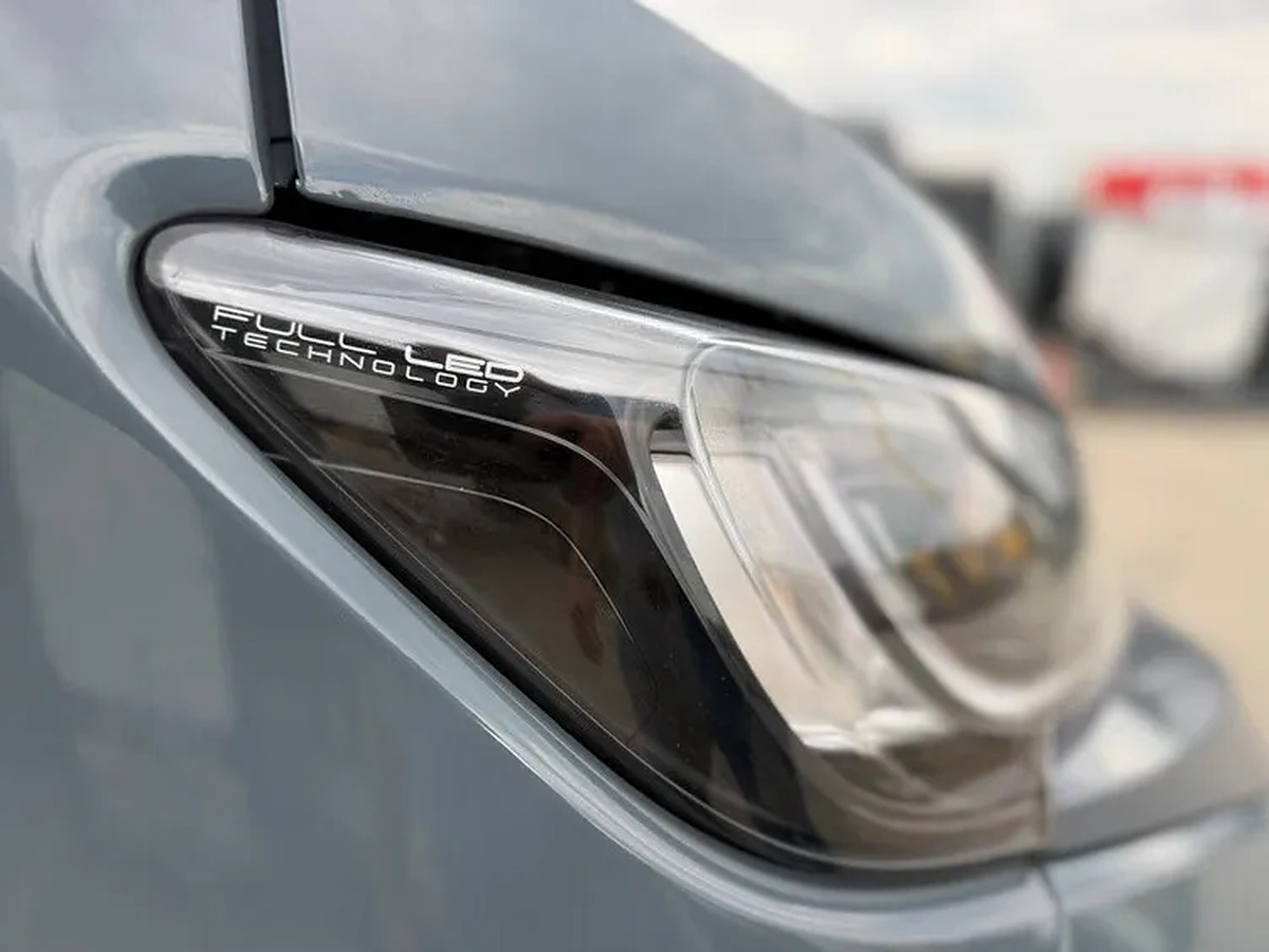 Fiat Ducato Heavy 180 autotransportér XXL – Full-LED světlomet