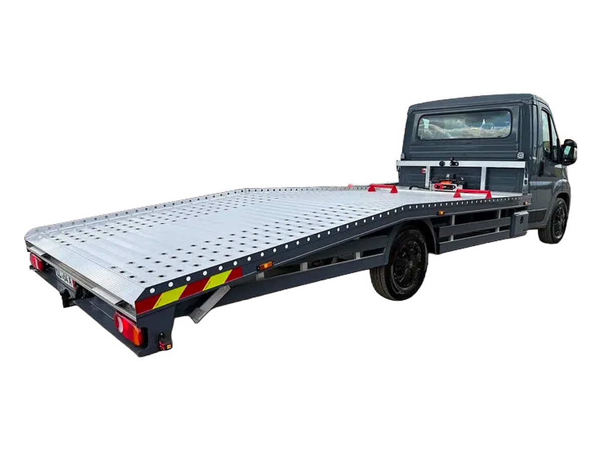 Fiat Ducato Heavy 180 autotransportér XXL – zezadu z boku